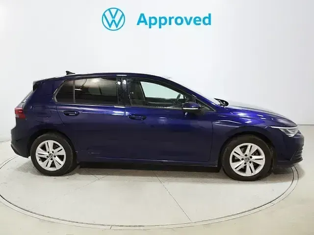 Usado VW Golf VIII Life 110 CV (80 kW) 2021 Azul Utilitario