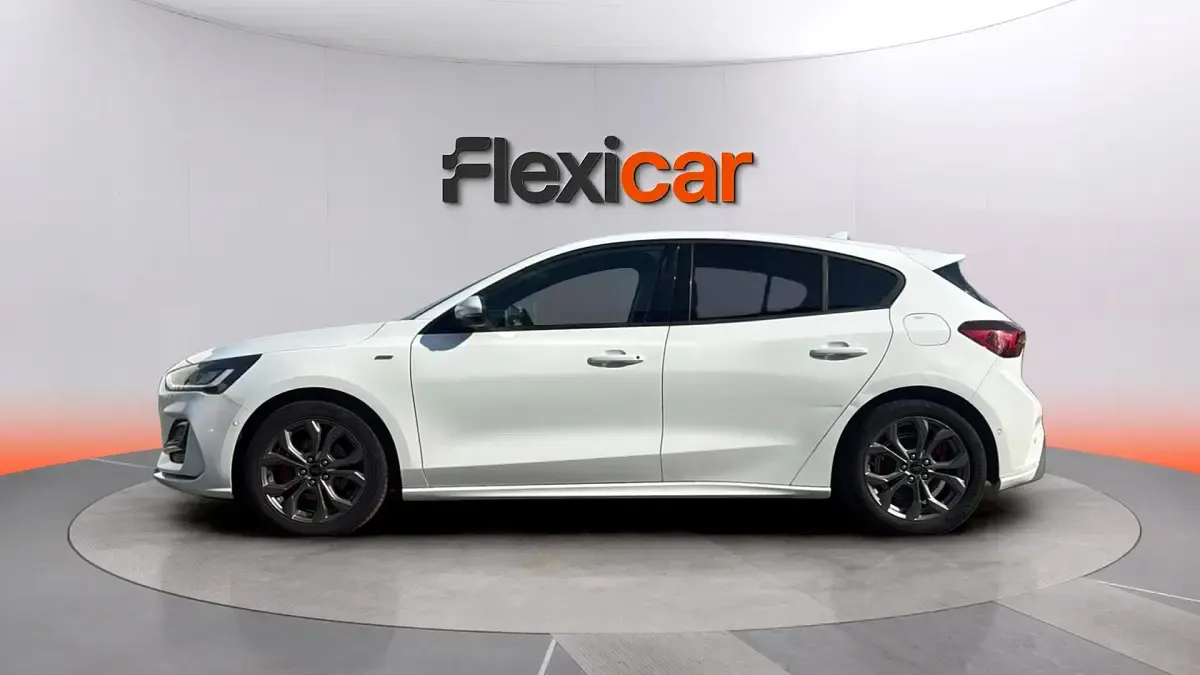 Usado Ford Focus ST-Line 125 CV (91 kW) 2022 Blanco Berlina
