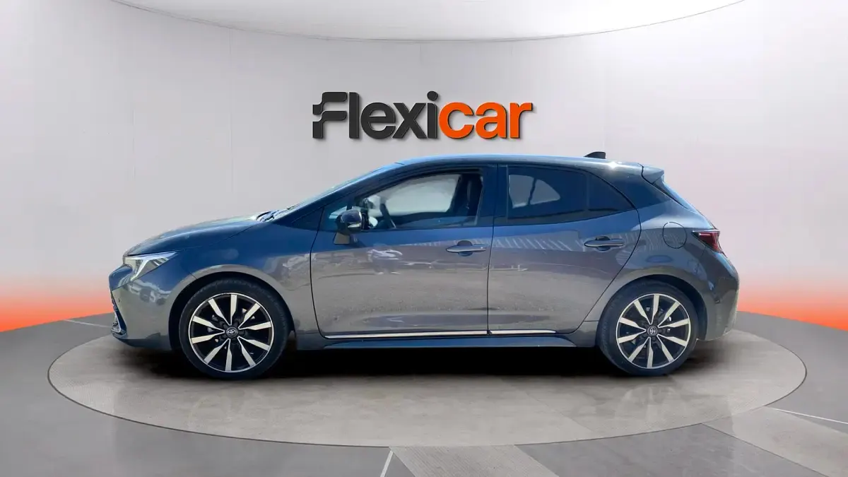 Usado Toyota Corolla Active 140 CV (102 kW) 2025 Gris Berlina