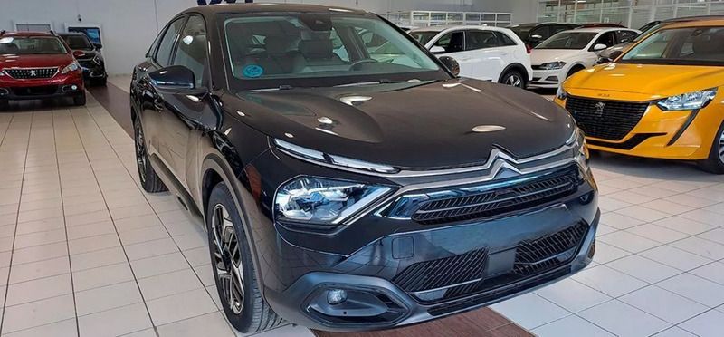 Pintura negra perla negra Usado 2023 Citroën C4 Feel Berlina | 16.220 € (Precio justo) - Imagen 1/4