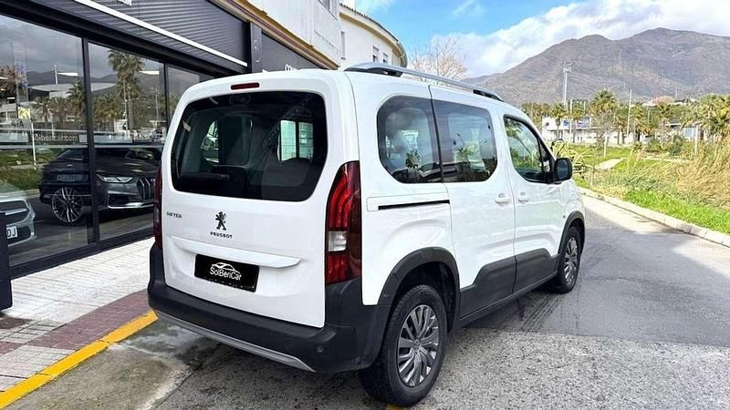 Usado Peugeot Rifter Allure 99 CV (72 kW) 2022 Blanco Monovolumen