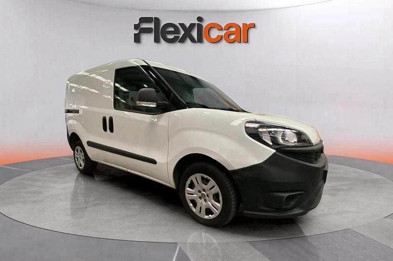 Blanco Usado 2021 Fiat Doblò Easy Monovolumen | 11.490 € (Buen precio) - Imagen 1/4