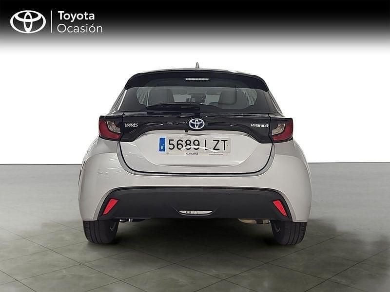 Usado Toyota Yaris Business Edition 116 CV (85 kW) 2022 Gris Utilitario