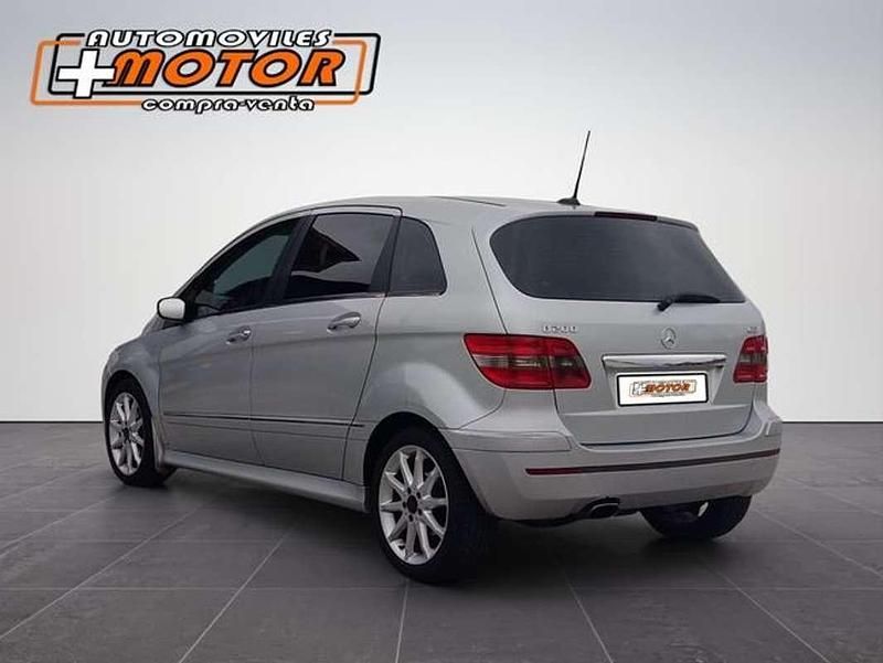 Usado Mercedes B200 140 CV (102 kW) 2006 Gris Monovolumen