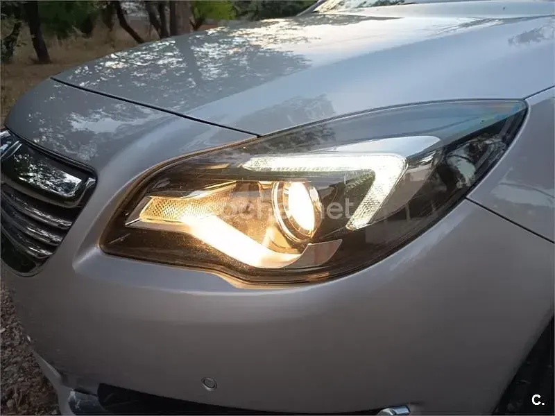 Usado Opel Insignia Business 120 CV (88 kW) 2014 Gris / plata Berlina