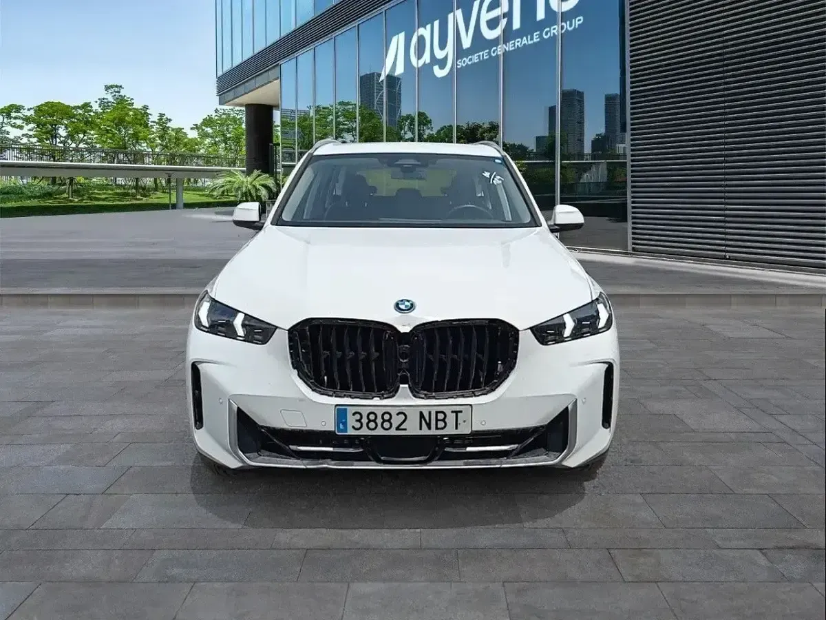 Używany BMW X5 489 KM (359 kW) 2025 Biały SUV