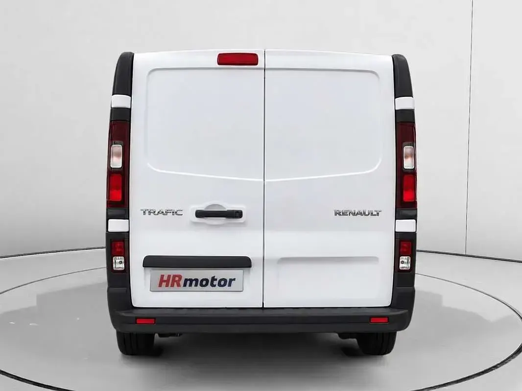 Usado Renault Trafic 114 CV (83 kW) 2016 Blanco Monovolumen
