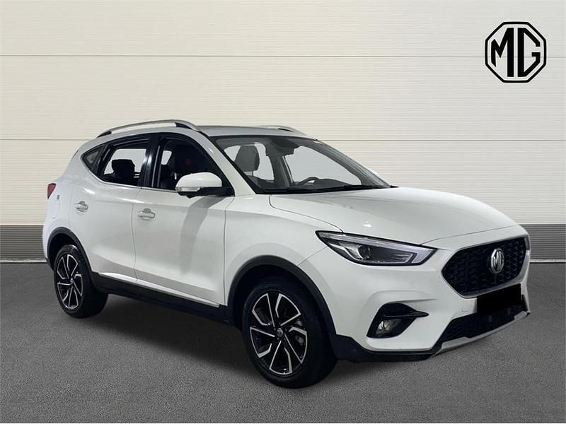 Usado MG ZS Luxury 111 CV (81 kW) 2024 Blanco Berlina