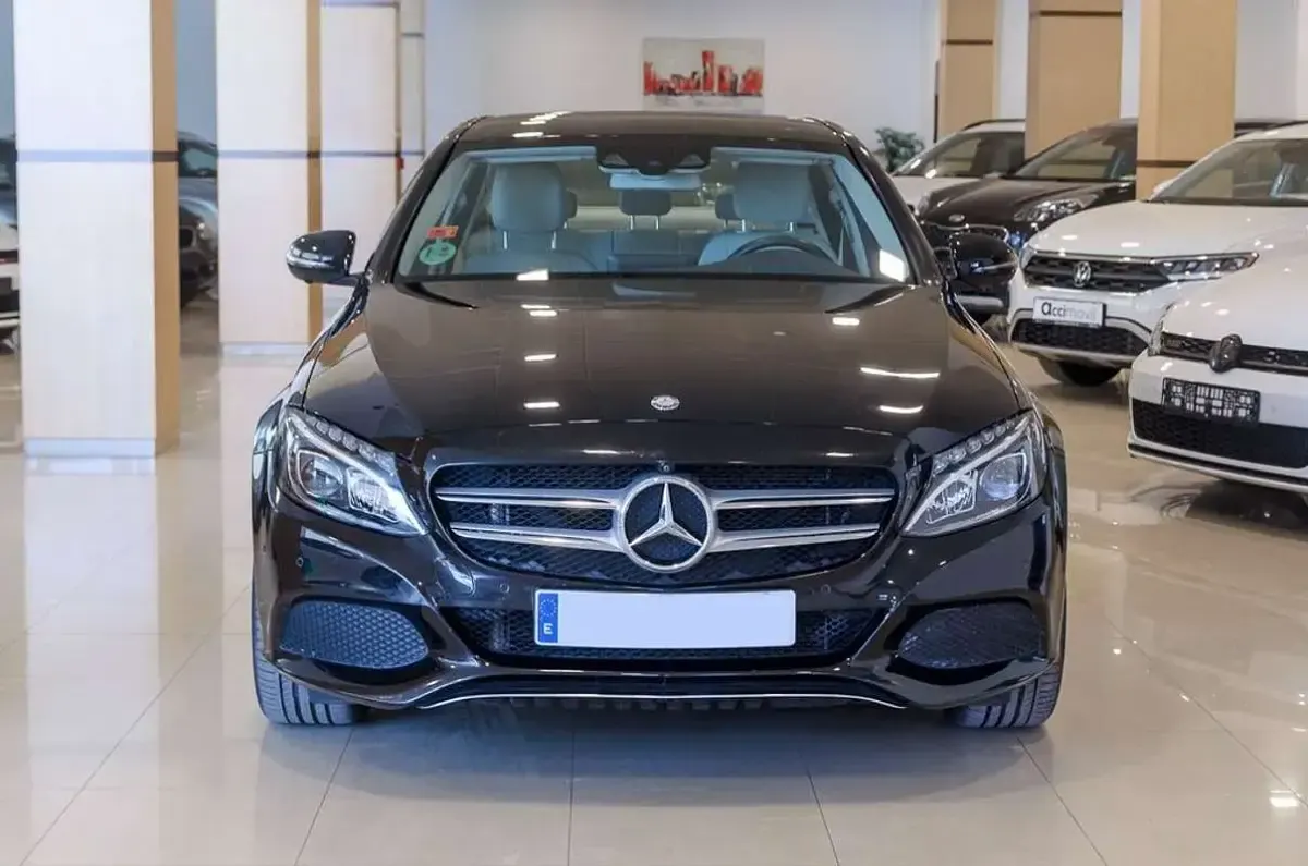 Usado Mercedes C220 170 CV (125 kW) 2016 Negro Berlina