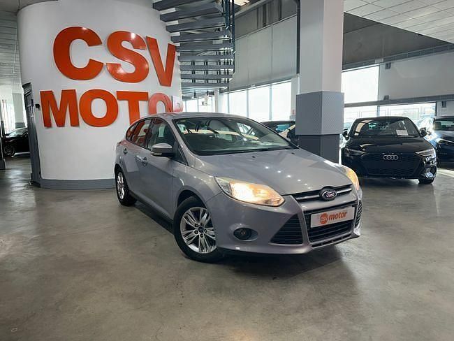 Usado Ford Focus Trend 115 CV (84 kW) 2014 Gris Utilitario