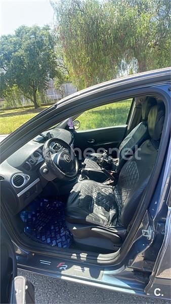 Gris / plata Usado 2010 Renault Clio II Authentique Berlina | 4100 € (Precio justo) - Imagen 1/4