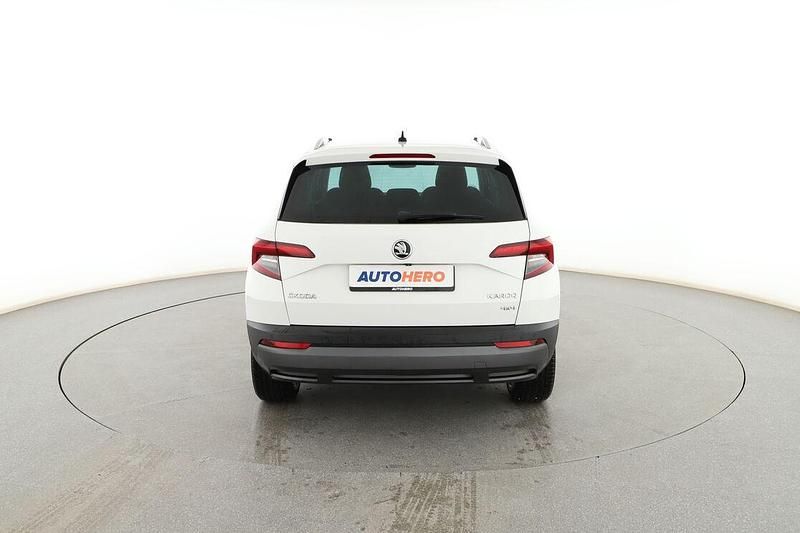 Usado Skoda Karoq Ambition 150 CV (110 kW) 2018 Blanco SUV