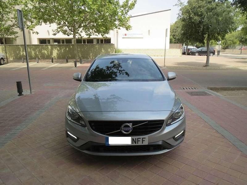 Gris Usado 2018 Volvo S60 R-Design Momentum Berlina | 14.700 € (Buen precio) - Imagen 1/4