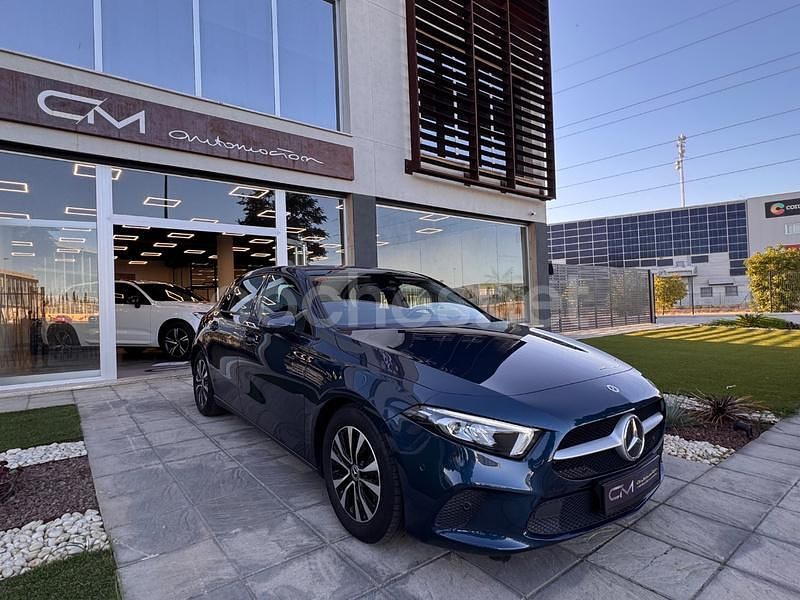 Azul Usado 2022 Mercedes A180 Berlina | 24.490 € (Buen precio) - Imagen 1/4
