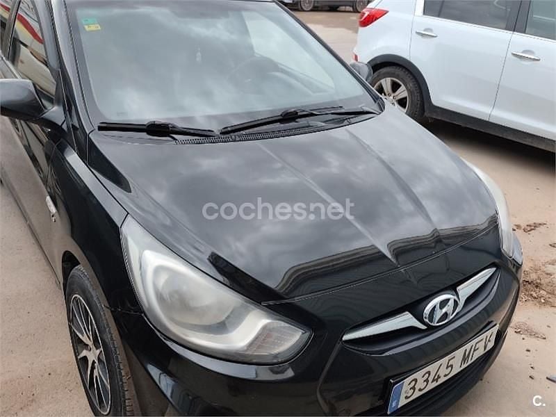 Negro Usado 2006 Hyundai Accent GLS Berlina | 3900 € - Imagen 1/4