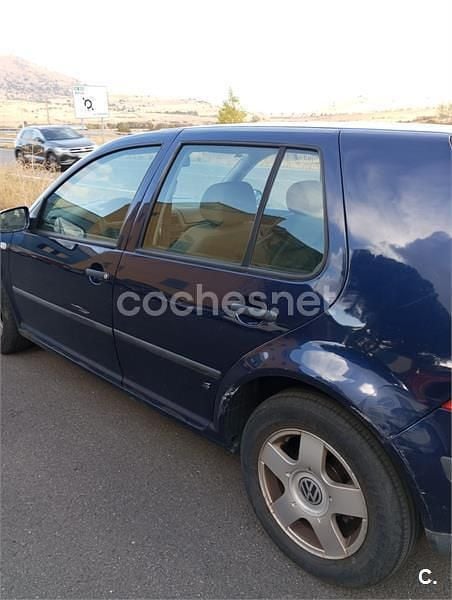 Usado VW Golf IV Highline 110 CV (80 kW) 2000 Azul Berlina