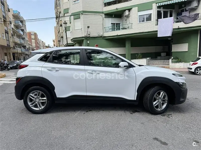 Usado Hyundai Kona 120 HP (88 kW) 2022 Branco SUV