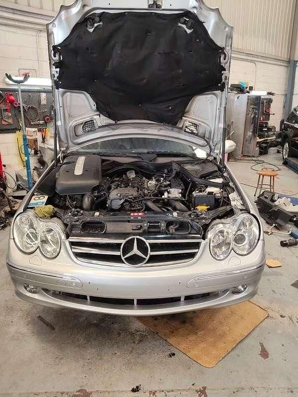 Usado Mercedes CLK200 170 CV (125 kW) 2004 Gris Coupe
