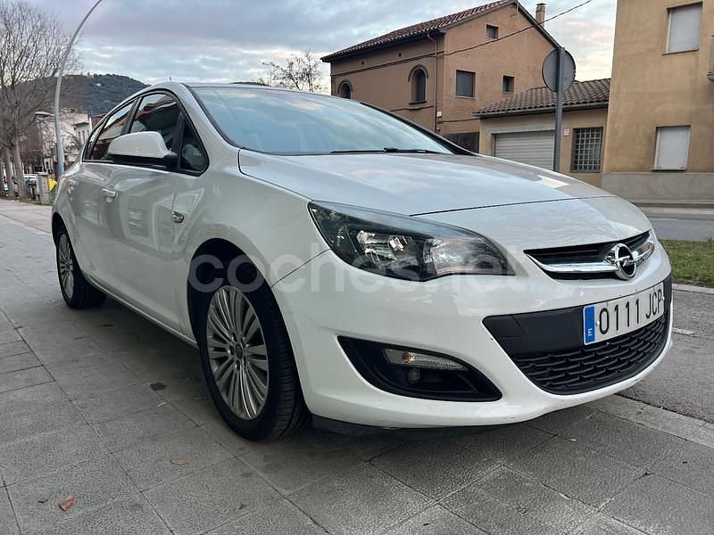 Używany Opel Astra Selective 116 KM (85 kW) 2015 Biały Sedan/Limuzyna