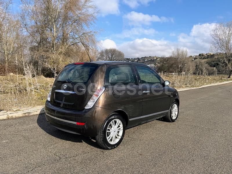 Usado Lancia Ypsilon 90 CV (66 kW) 2008 Marrón Utilitario