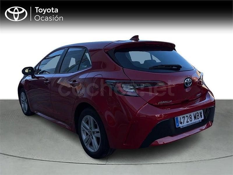 Usado Toyota Corolla Business Edition 122 CV (89 kW) 2022 Rojo Berlina