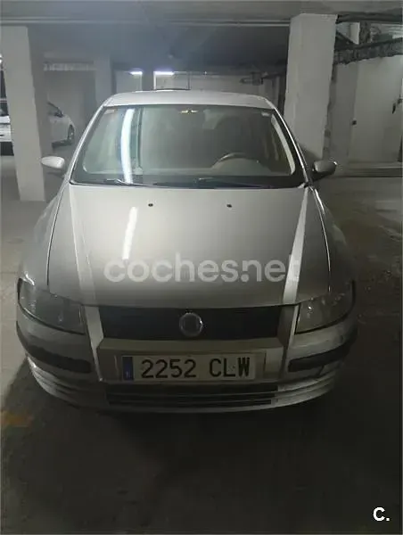 Usado Fiat Stilo 115 CV (84 kW) 2003 Gris / plata Berlina