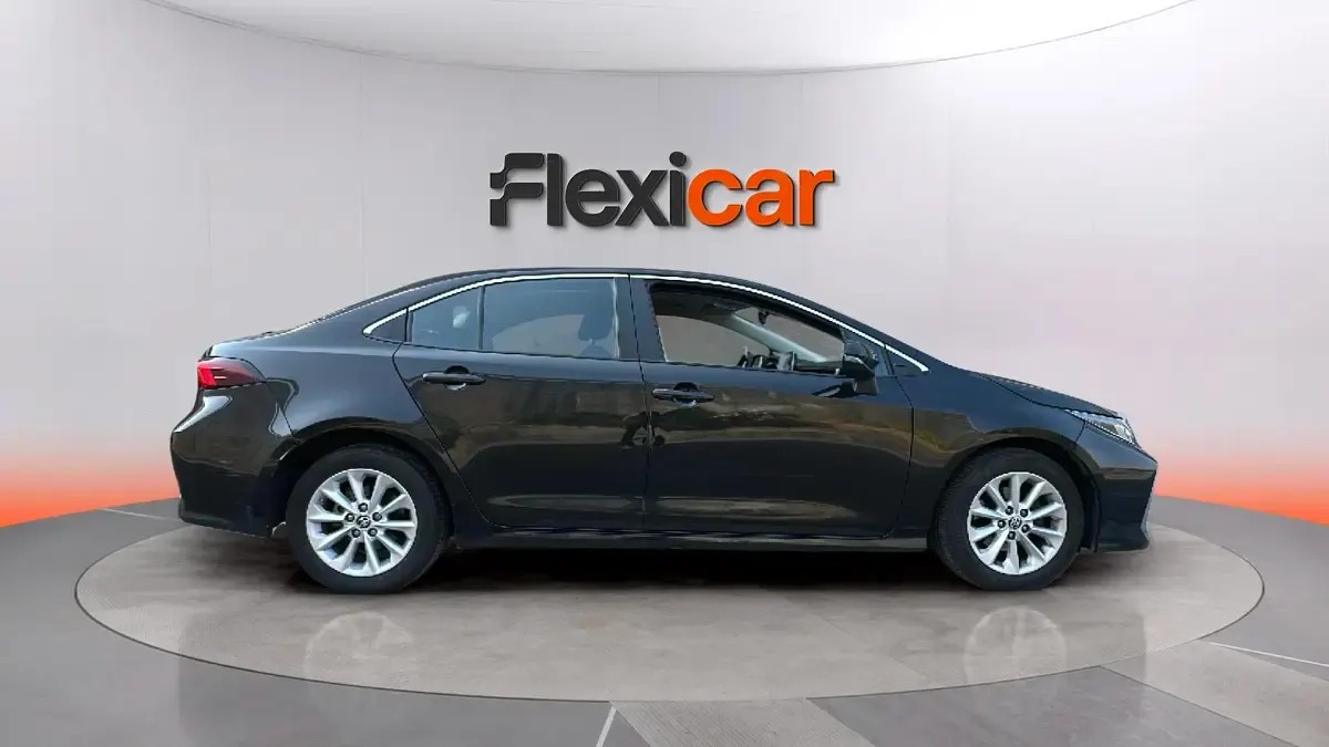 Usado Toyota Corolla Active 125 CV (91 kW) 2023 Negro Berlina