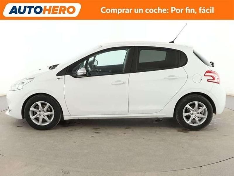 Usado Peugeot 208 Style 92 CV (67 kW) 2015 Blanco Utilitario