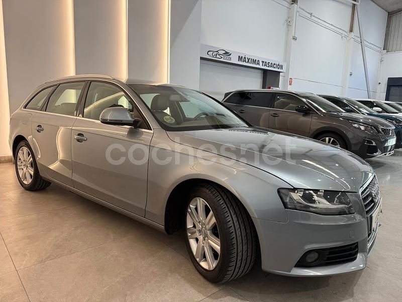 Usado Audi A4 150 CV (110 kW) 2014 Gris / plata Familiar