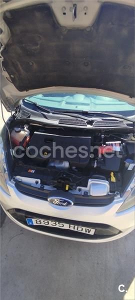 Gris / plata Usado 2011 Ford Fiesta Trend Utilitario | 4200 € (Precio justo) - Imagen 1/4