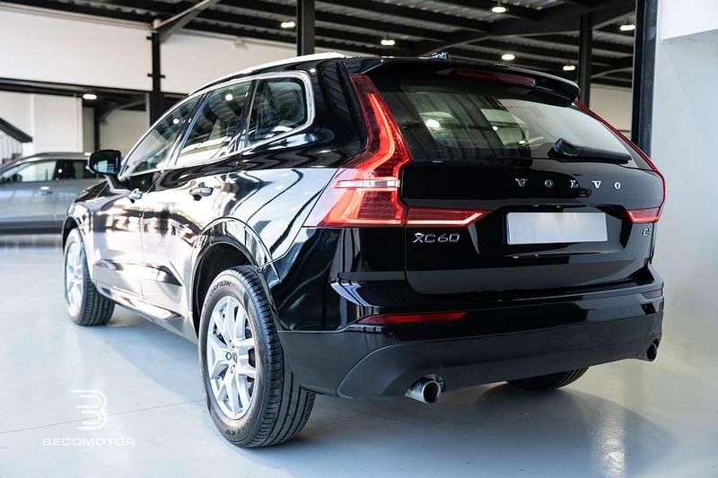 Usado Volvo XC60 Momentum 197 CV (144 kW) 2021 Negro SUV