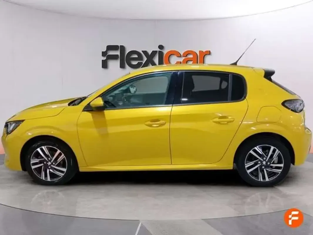 Usado Peugeot 208 Allure 101 CV (74 kW) 2020 Amarillo Utilitario