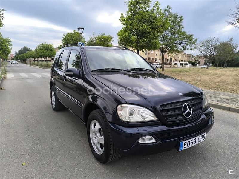 Usado Mercedes ML270 163 CV (119 kW) 2004 Negro SUV