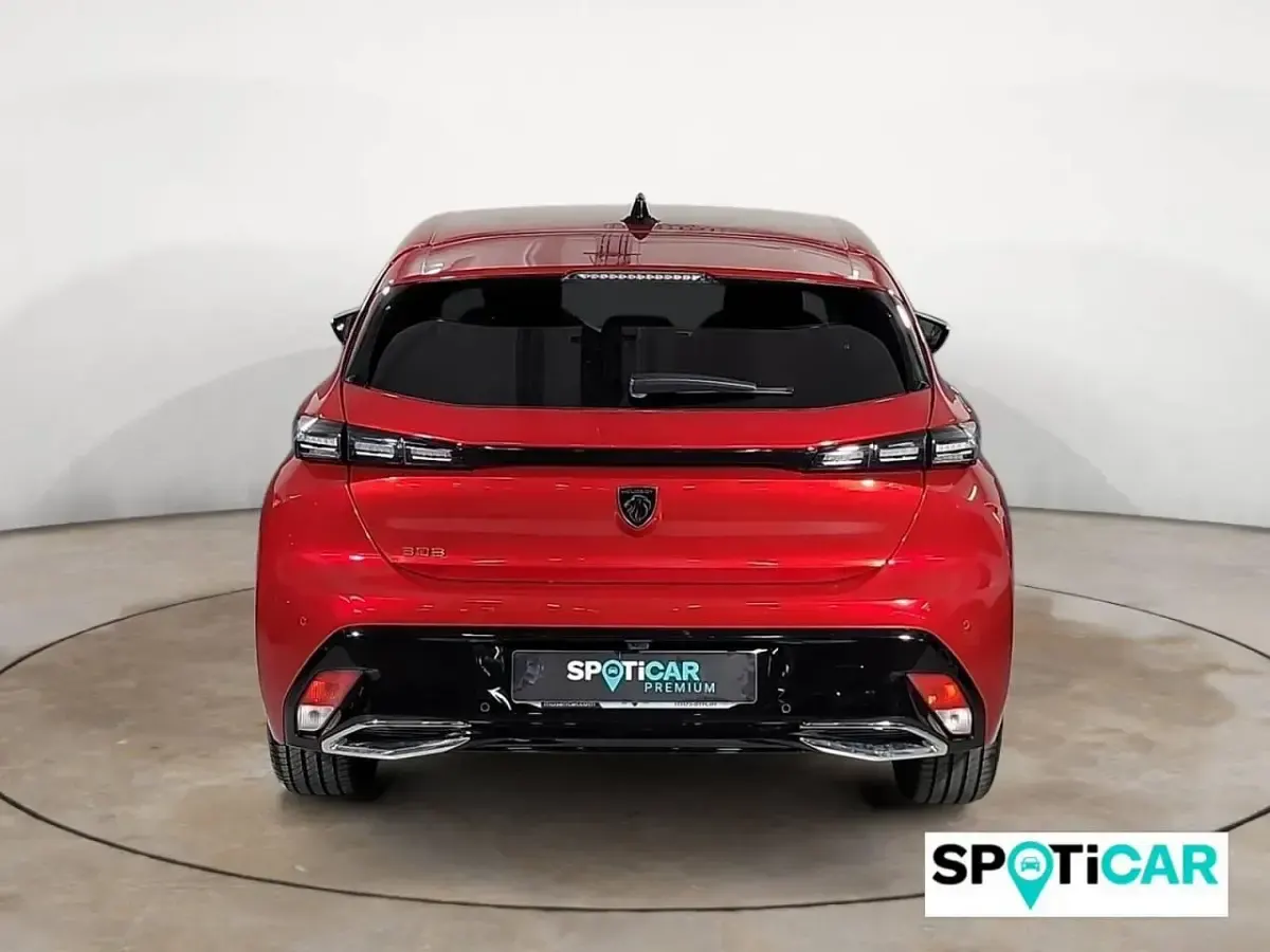 Usado Peugeot 308 Allure 130 CV (95 kW) 2024 Rojo Berlina