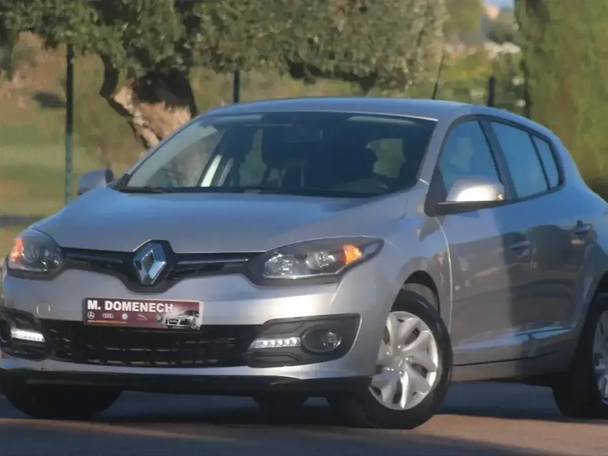 Usado Renault Mégane LIMITED 115 CV (84 kW) 2015 Gris