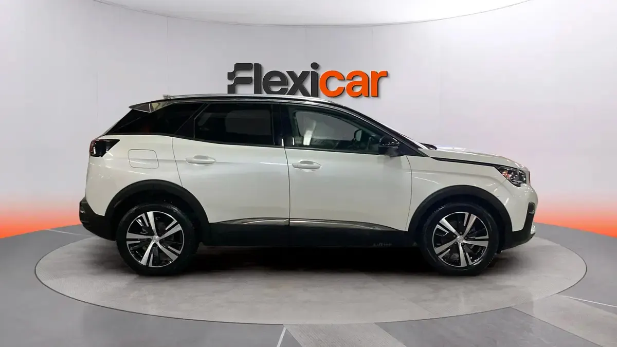 Usado Peugeot 3008 Allure 131 CV (96 kW) 2018 Blanco SUV