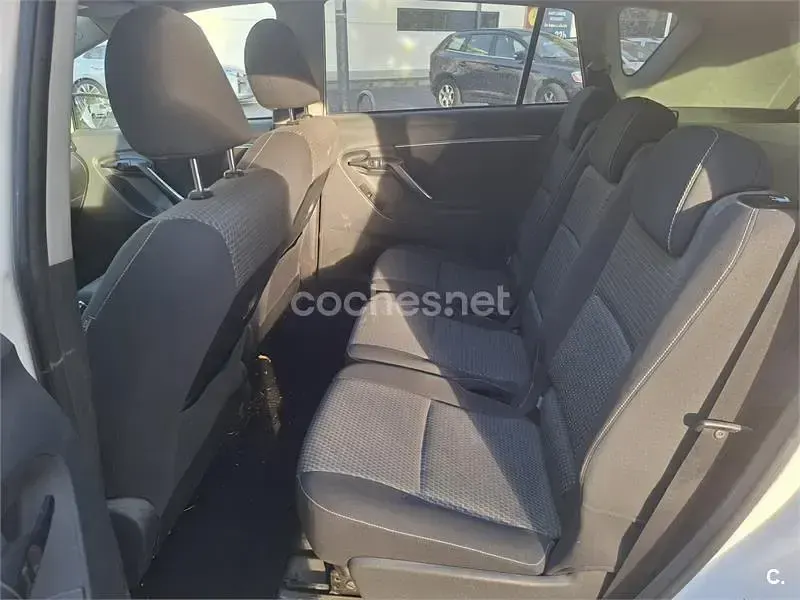 Usado Toyota Verso Advance 112 CV (82 kW) 2014 Blanco Monovolumen