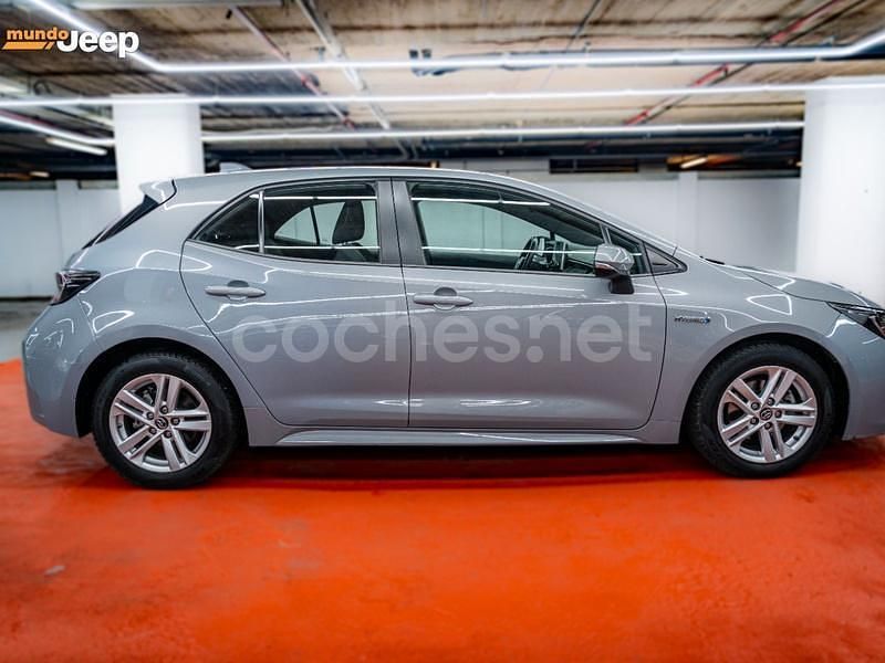 Usado Toyota Corolla Business Edition 122 CV (89 kW) 2021 Gris / plata Berlina