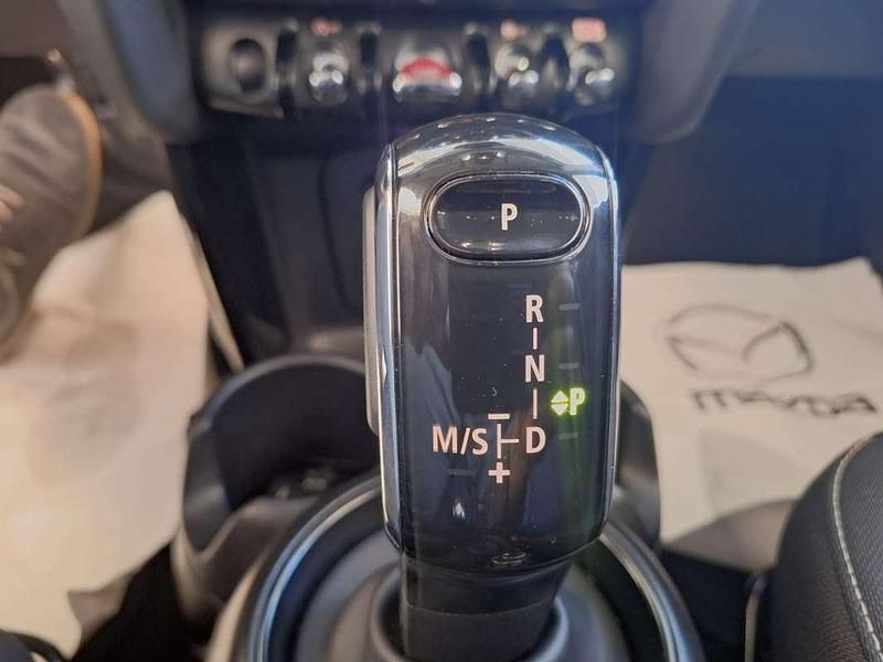 Usado Mini Cooper 136 CV (100 kW) 2024 Gris Utilitario