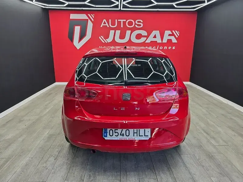 Usado Seat Leon Style 105 CV (77 kW) 2012 Rojo Berlina