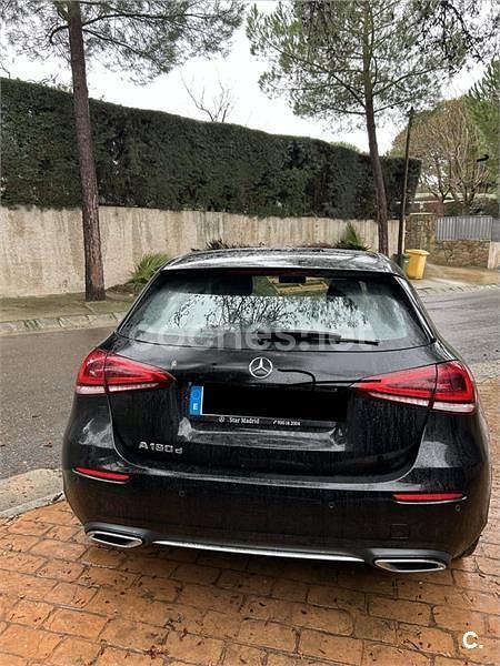 Usado Mercedes A180 116 CV (85 kW) 2022 Negro Berlina
