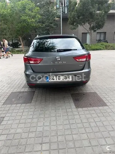 Usado Seat Leon ST Style 110 CV (80 kW) 2016 Gris / plata Familiar