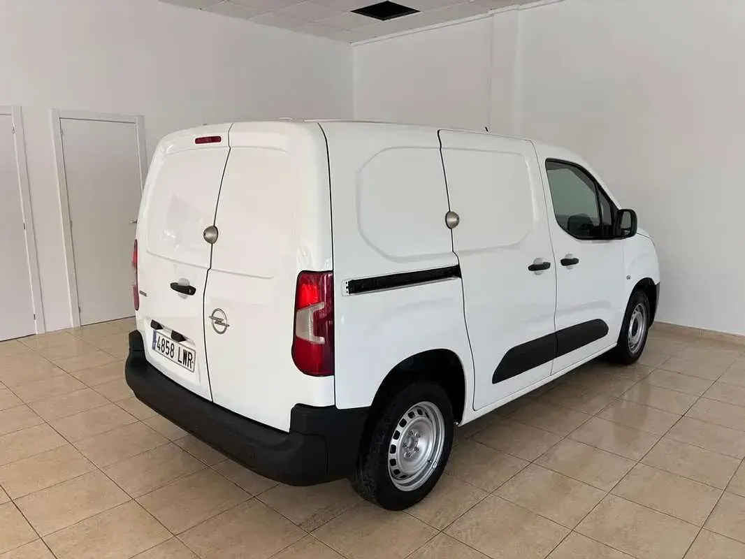 Usado Opel Combo 102 CV (75 kW) 2022 Blanco Monovolumen