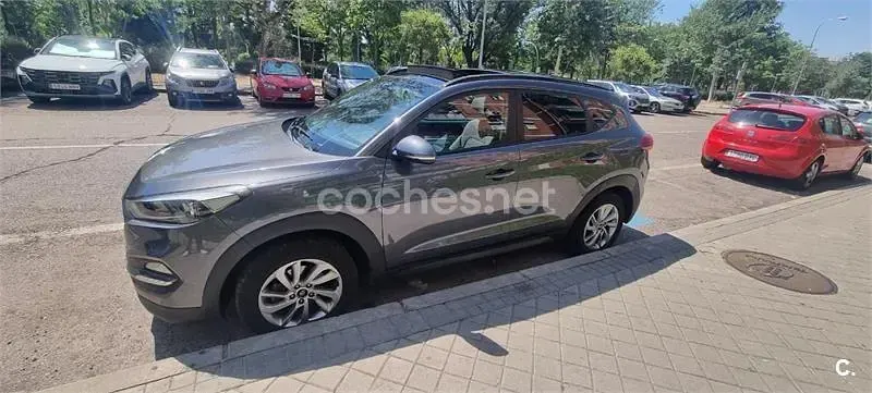 Usado Hyundai Tucson 136 CV (100 kW) 2015 Gris / plata SUV