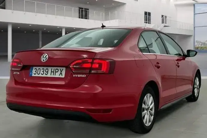 Usado VW Jetta 170 CV (125 kW) 2013 Rojo Berlina