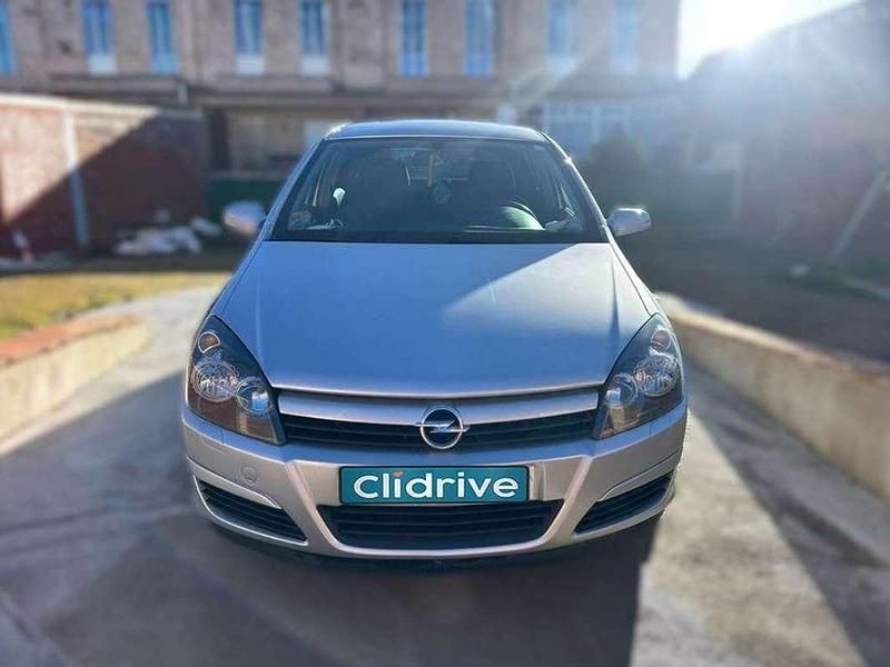 Usado Opel Astra Cosmo 110 HP (80 kW) 2006 Cinzento Sedan