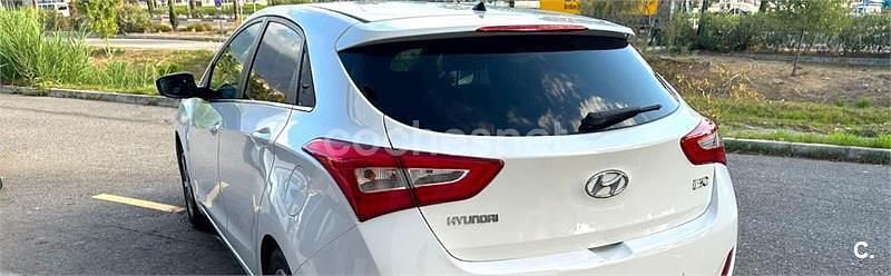 Usado Hyundai i30 GLS 110 CV (80 kW) 2013 Blanco Berlina