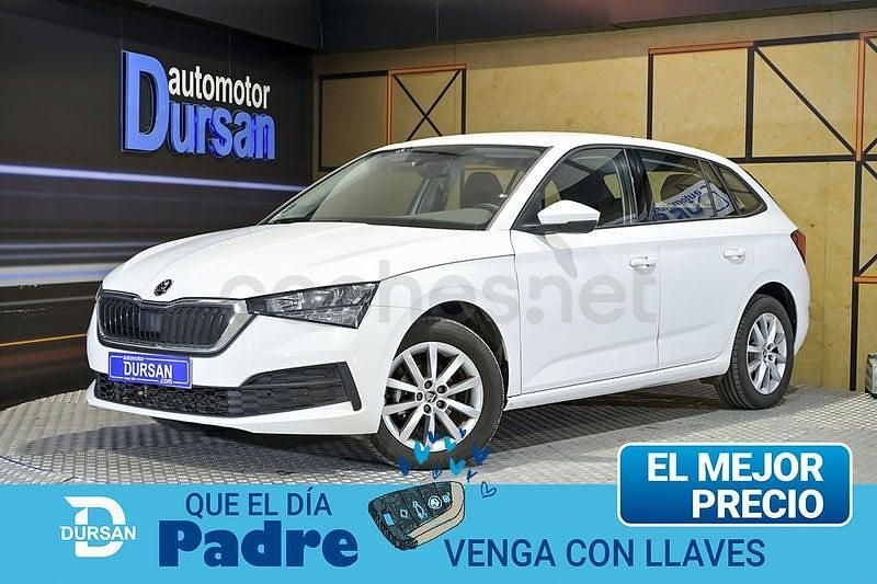 Usado Skoda Scala Active 90 CV (66 kW) 2022 Blanco Utilitario