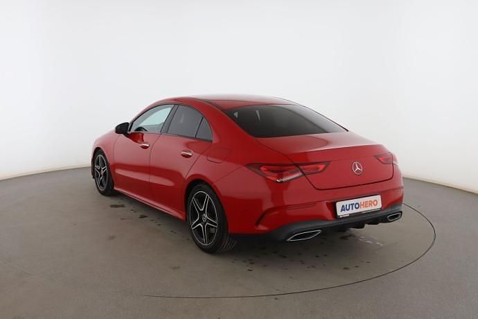 Usado Mercedes CLA200 AMG line 150 CV (110 kW) 2019 Berlina