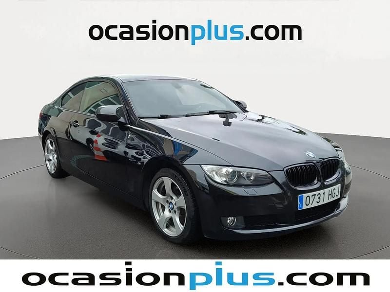Usado BMW 320 177 HP (130 kW) 2011 Preto Coupé